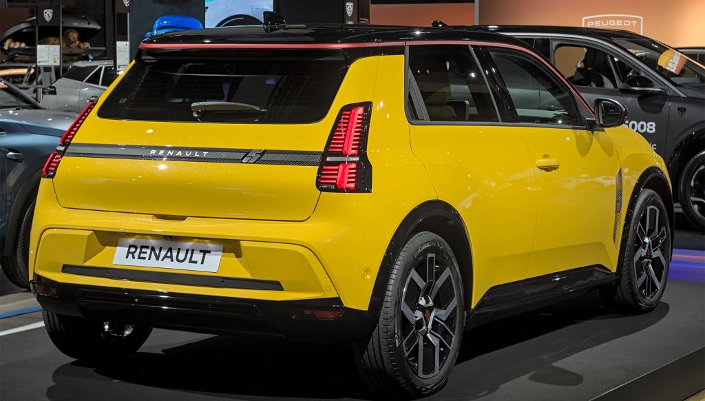 Renault 5 E-Tech, el coche más vendido en los 80 se convierte en eléctrico para ser más sostenible Coche electrico Renault 5 E Tech 1024x582 - Renault 5 E-Tech, el coche más vendido en los 80 se convierte en eléctrico para ser más sostenible