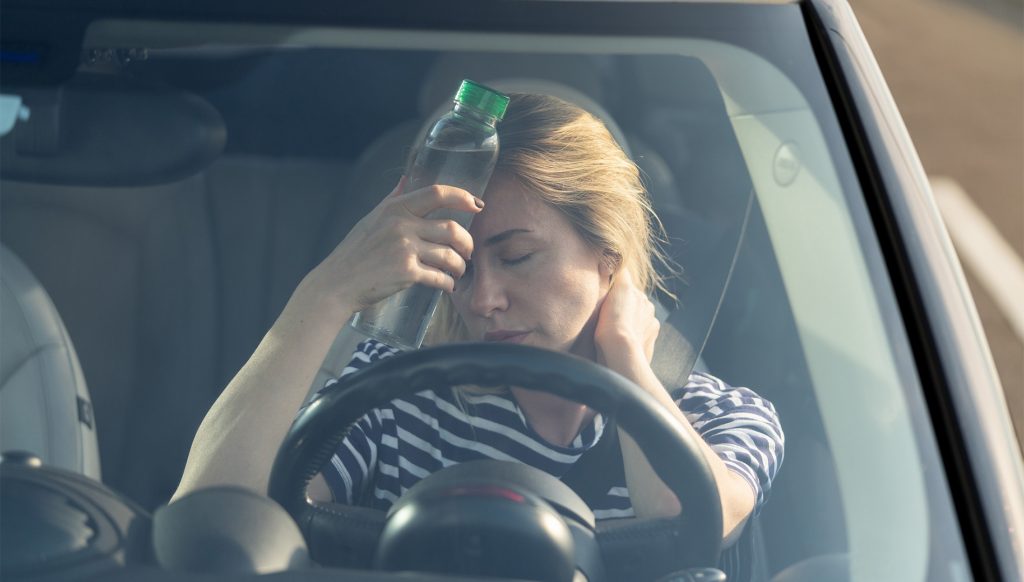 Conducir con calor: riesgos y consejos para una conducción segura en verano consejos para conducir con calor 1024x582 - Conducir con calor: riesgos y consejos para una conducción segura en verano