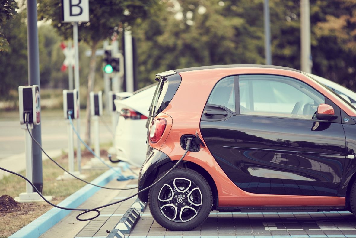 Ayudas que ofrece el Plan Emite Cero en Madrid coche eléctrico opción foto 2 1180x787 - Ayudas que ofrece el Plan Emite Cero en Madrid