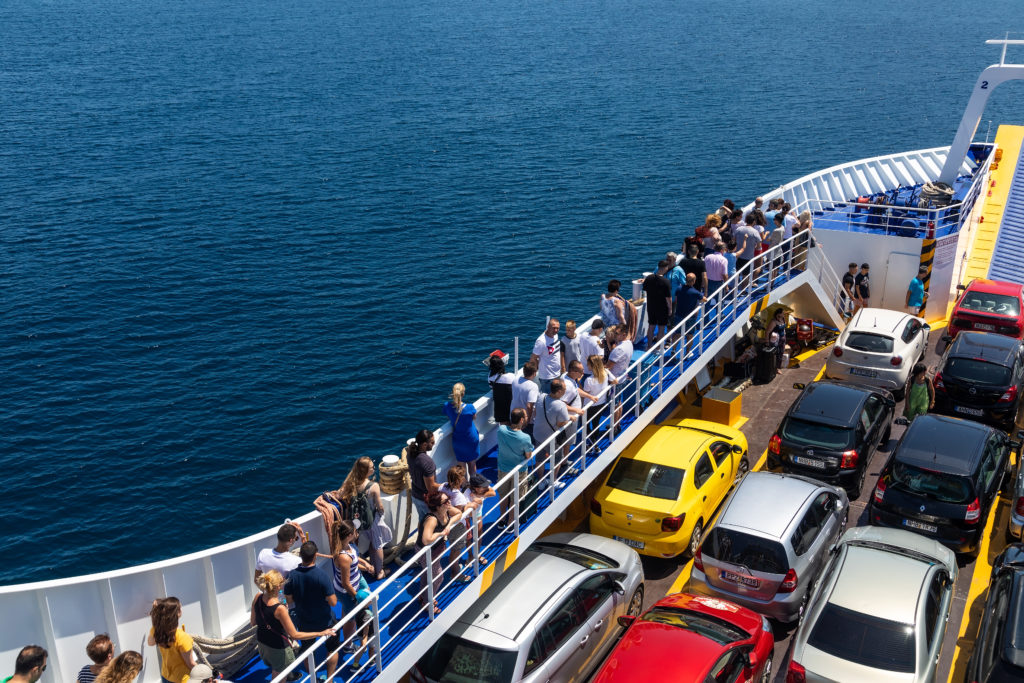 ferry 1 1 1024x683 - Viajar con tu coche en ferry