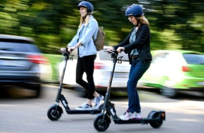 Electric scooter 400x260 - La micromovilidad: una solución sostenible y necesaria en la desescalada