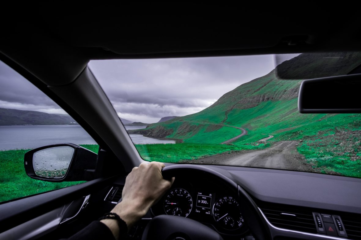 ¿Puedo coger el coche para ir a hacer deporte, pasear o ir a mi segunda residencia? erik nielsen G8po0T4ym98 unsplash 1180x787 - ¿Puedo coger el coche para ir a hacer deporte, pasear o ir a mi segunda residencia?