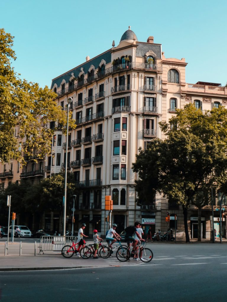 ciudad segura 2 768x1024 - Madrid y Barcelona son las ciudades más seguras para conductores y peatones