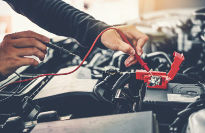 como encender un coche eléctrico sin bateria