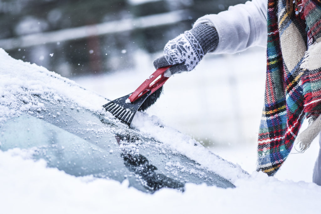 hielo coche 1024x683 - Consejos para quitar el hielo del coche