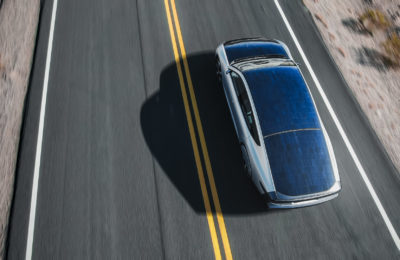 coches con paneles solares