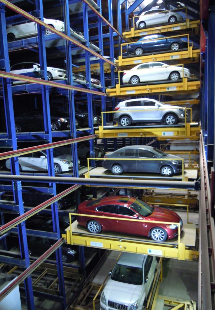 Imagen interior 4 Parking Ibn Battuta Gate Robotic Parking UEA 710x1024 - Los 5 mejores parkings con robots involucrados