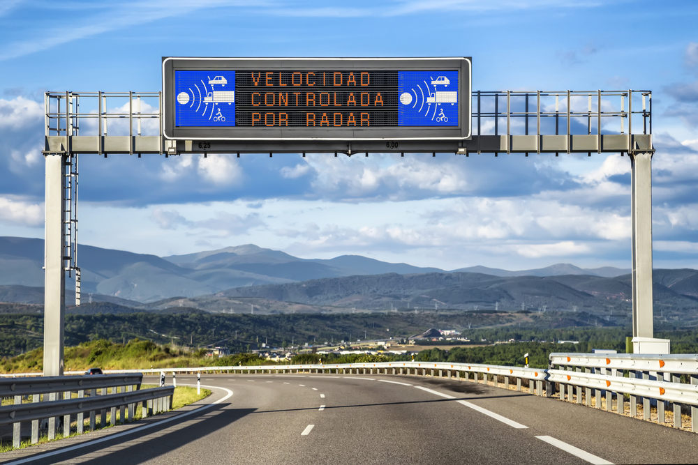 IMAGEN PORTADA - ¿Son legales las apps para detectar radares?