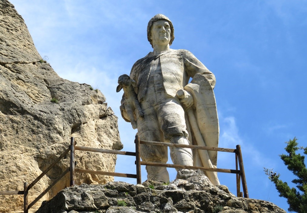 image 6 - ¿Qué monumentos se esconden entre las carreteras de España?