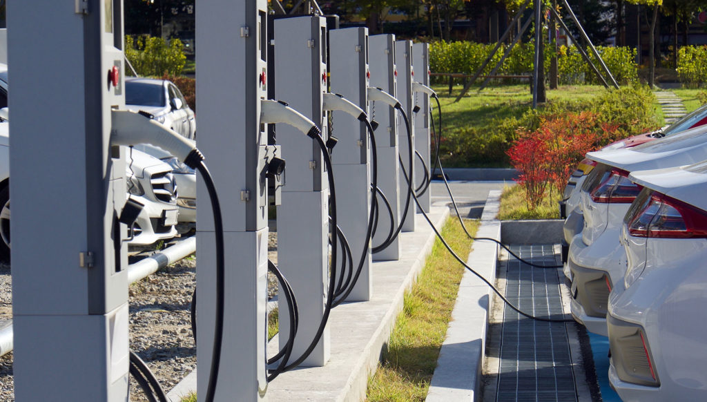 IMAGEN INTERIOR 1024x582 - ¿Cuánto contamina la huella de carbono en los coches eléctricos?