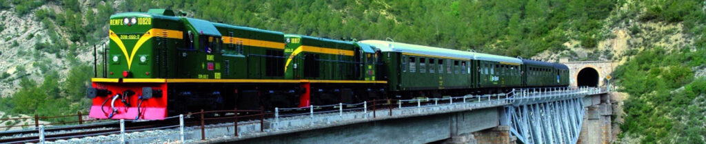viaja en tren por espana 1024x210 - Viajar en tren por España: rutas y destinos