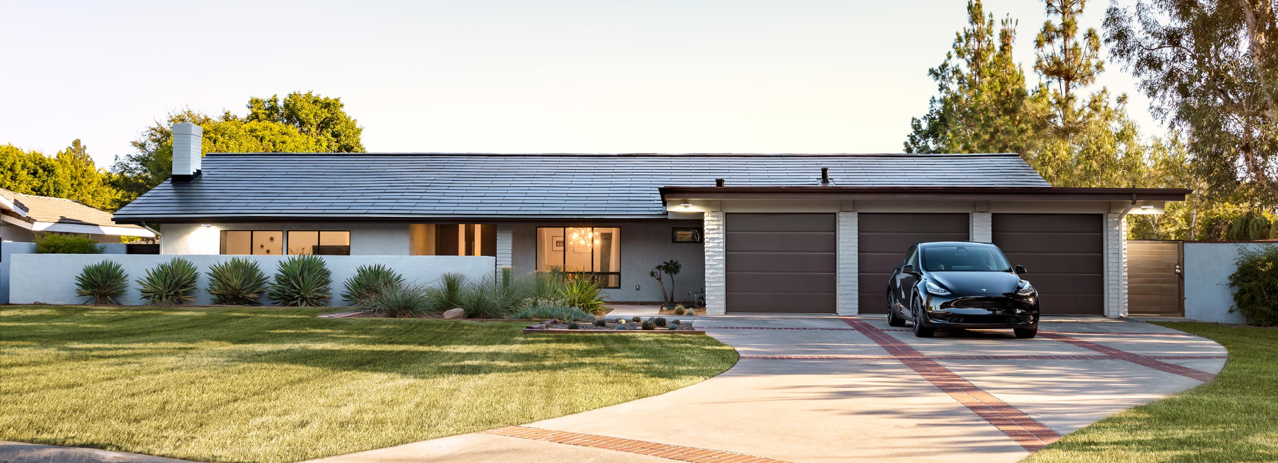 charge on solar Tesla