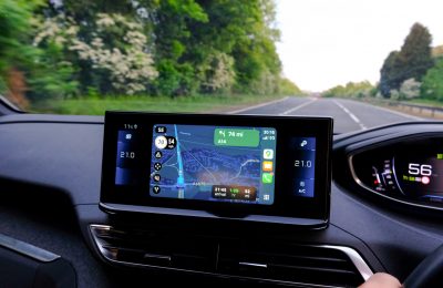 Waze vs. Google Maps Waze vs. Google Maps