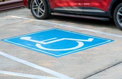 donde se puede aparcar con tarjeta de minusválido en barcelona