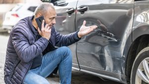 como quitar arañazos del coche